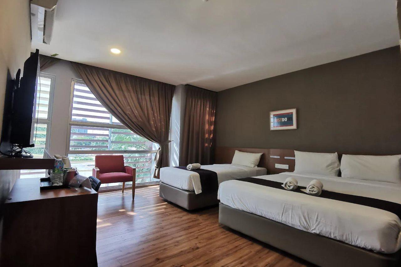 Hotel Zamburger Second Link Johor Bahru Exterior photo